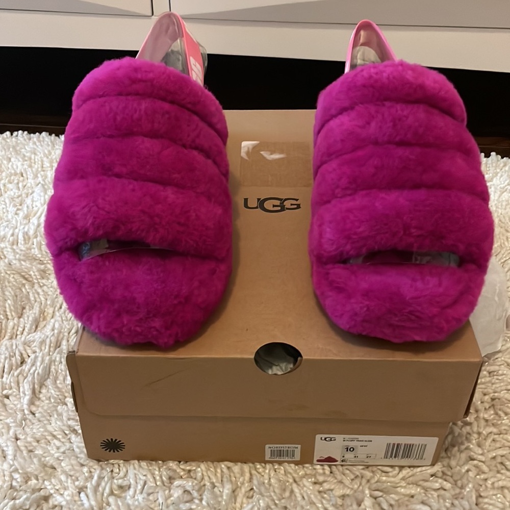 NWT UGG Fluff Yeah Slides